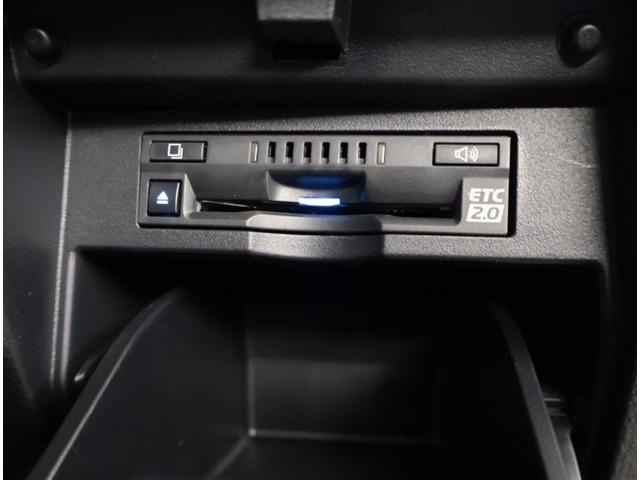 ETC車載器付きです。高速道路の料金所もスムーズに通過できます。