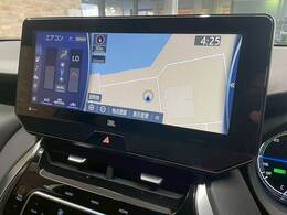 【純正メーカーナビ】装備でフルセグTV視聴やBluetooth等充実装備。