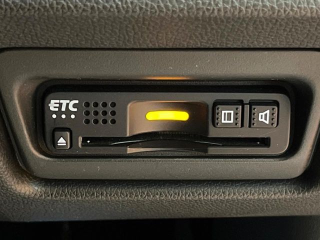 【ETC】高速道路の料金所をストレスなく通過！話題のスポットやサービスエリアに多い「スマートIC」利用時は必須のアイテムです。当店でセットアップを実施、ご納車当日からすぐにご利用いただけます！