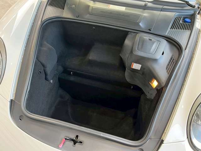 BOSEサウンド　本革巻ステアリング　ティプトロニック　水平対向6気筒エンジン　7速PDK　イモビライザーエレクトロニックキー　左ハンドル　ポルシェ正規ディーラー車