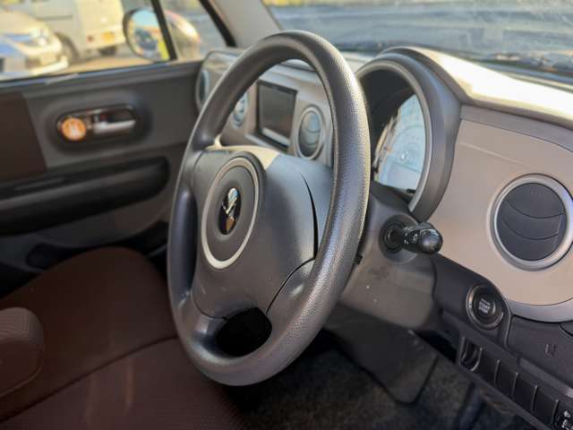 支払総額をお支払い頂ければ、それ以外の費用は掛かりませんので、ご安心下さい。陸送や希望ナンバーなどお客様の要望に基づくオプション等の費用は別途必要となります。詳細に関してはお問い合せください。