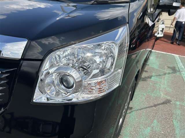 HIDヘッドライトです☆