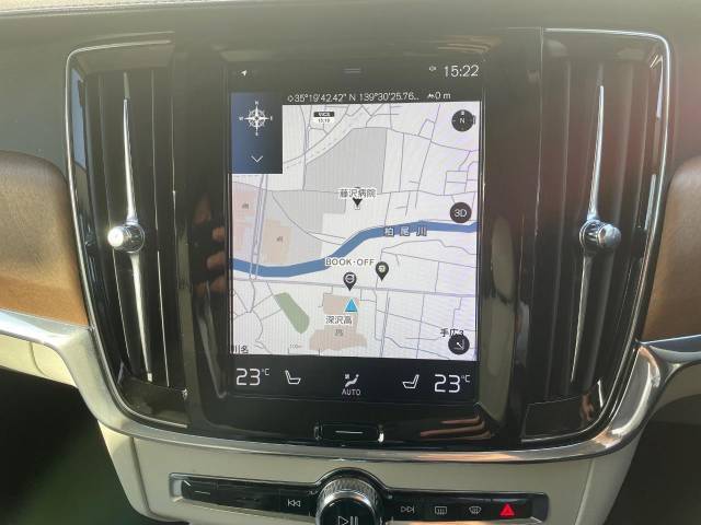 【9インチタッチスクリーン純正HDDナビ】「Apple　Car　Play」「Android　Auto」対応のボルボ先進ナビゲーション「SENSUS」。最新地図データへ無料更新してお渡しします。