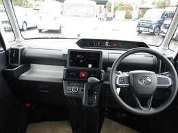 インパネ全体です！内装のボタンの位置などをご確認ください♪