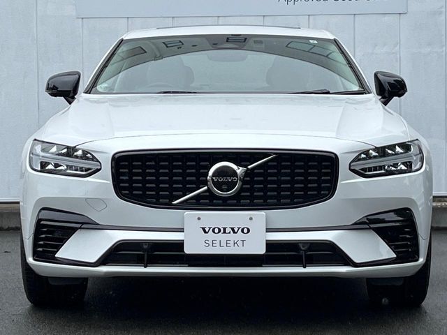 全国のVOLVOからお取り寄せが可能※！遠方の店舗に展示してあるクルマが気になる場合も、最寄りの店舗でご購入ただくことが可能です！是非私たちに要望をお聞かせください！※別途費用
