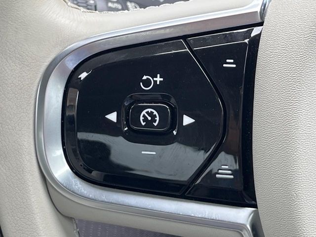 【全車速対応アダプティブクルーズコントロール】ミリ波レーダー+ステレオカメラ+赤外線により前方車輌を認識し、速度や車間距離を維持・調整。高速道路走行時や渋滞時にドライバーの負担を大幅に軽減します。