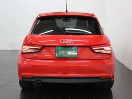 スマートキー　プッシュスタート　レザーシート　シートヒーター　純正ナビ　Bluetooth　ETC　オートエアコン　オートライト　フォグランプ　純正アルミホイール　アイドリングストップ