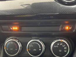 【シートヒーター】寒い日に重宝するシートヒーター！エアコンより早く温まってくれるので寒がりの人も安心ですね♪エアコンの温風は乾燥するから苦手、という方にもをおすすめです。