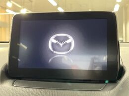 【ナビゲーション】目的地までしっかり案内してくれる使いやすいナビ。Bluetooth接続すればお持ちのスマホやMP3プレイヤーの音楽を再生可能！毎日の運転がさらに楽しくなります！！