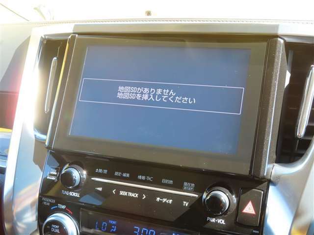 メーカーナビを装着。（DVD・フルセグTVの視聴、Bluetoothの接続可能）