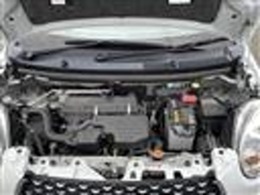 エンジンルームの画像です。店舗にて現車の確認もいただけますので、お電話で在庫のご確認の上是非ご来店くださいませ！！！ワクワクするクルマ選びをご提案します！