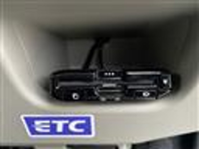 今や必需装備となりつつある、【ETC】搭載車！当店でセットアップが可能ですので、ご納車当日からご使用が可能です！高速道路料金のお支払いが楽々です！