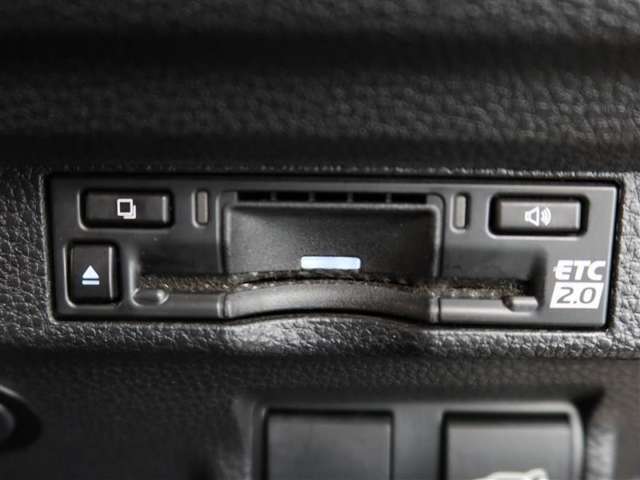 ETC車載器付きです。高速道路の料金所もスムーズに通過できます。