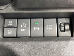 【スズキ　セーフティサポート】走行中に前方の車両等を認識し、衝突しそうな時は警報とブレーキで衝突回避と被害軽減をアシスト。より安全にドライブをお楽しみいただけます。