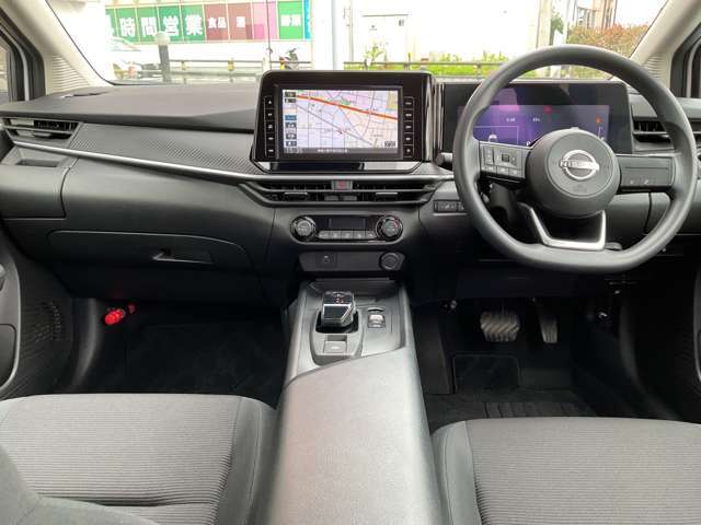 やっと見つけた希望の中古車。外観も気になりますが室内も気になります。そこで、車内の隅々まで丁寧にクリーニングして納車いたします。