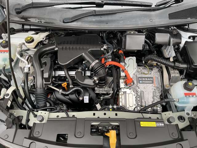 E-POWER車のエンジンルームです