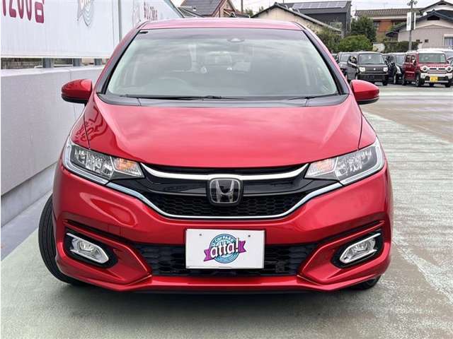 販売するすべての中古車に【ロングラン保証】が付帯します。走行距離無制限・期間は1年間です。保証修理は全国5000箇所のトヨタテクノショップにてお受けいただけます。