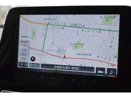 スズキコネクトのサービスと連携し、ナビ画面上に各種通知を表示したり、スズキトラブルサポートへの発信操作が可能です。