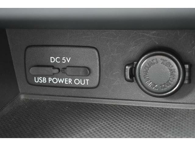 USBポート スマホなど配線を繋いで充電も可能ですよ。