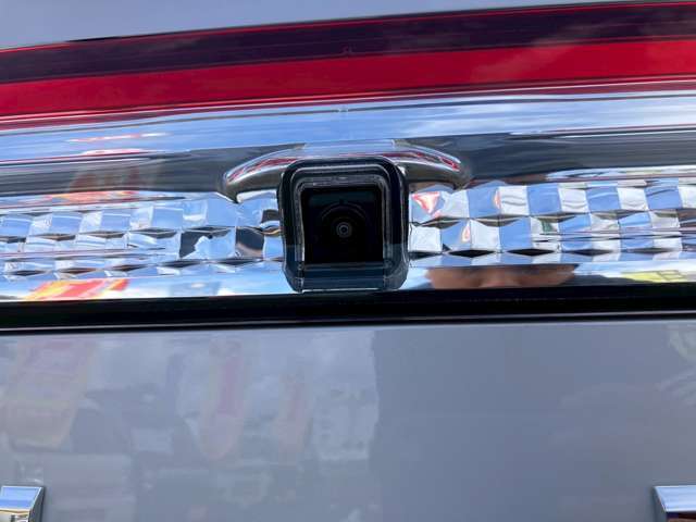 【バックカメラ】駐車する際に後方を確認するのに役立ちます！目視では確認できない障害物や小さな子供がカメラで確認できるので安心です！