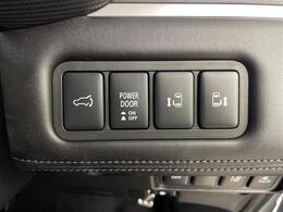 【運転席操作部】『運転席周辺の装備』の画像になります。快適なドライブを楽しむための機能が装備されています！運転席から触れるので使いやすいです！