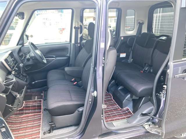 ☆コロナ対策もばっちりです☆車内はもちろん、商談室、トイレ、キッズコーナー等も、常に消毒やアルコール除菌のご協力を頂き、店内は清潔に保っております☆