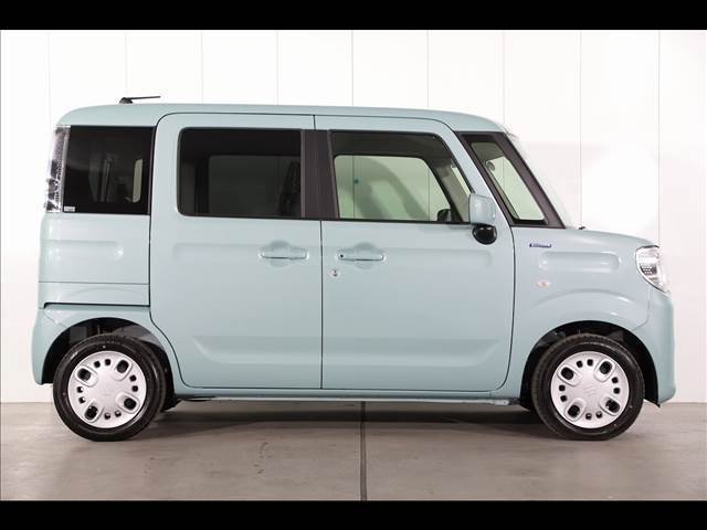 ふぃのの在庫を見ていただきありがとうございます。総在庫700台以上　届出済未使用車専門店でございます。ぜひ一度　0120‐153‐440までお問合せください