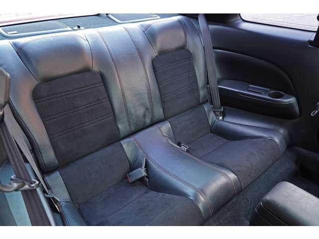 整備・車検のメンテナンスをお得なパッケージでご用意しております。エンジンのアップグレードやサスペンション交換など、お客様のご要望に応じた多彩なプランをご用意しております。ぜひお気軽にご相談ください。