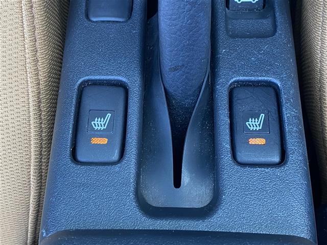 気になる車はすぐにお問い合わせください！画面右側の0066から始まる無料ダイヤルからお問い合わせ下さい！専門スタッフがお車のご質問にお答えいたします！