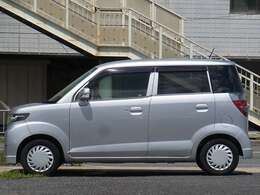 車検を受けてのお渡しです。車検代、重量税、自賠責保険料等含めたものがお支払総額です（他府県登録費、陸送費等は除く）。　車両本体価格に車検費用を含んでいないため掲載規約上「検無」という表記になります。