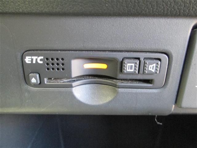 気になる車はすぐにお問い合わせください！画面右側の0066から始まる無料ダイヤルからお問い合わせ下さい！専門スタッフがお車のご質問にお答えいたします！
