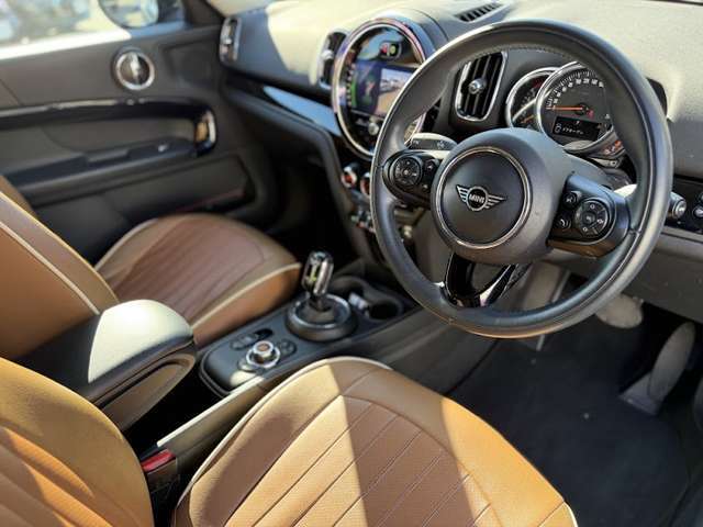 運転席・助手席は、オットマン・シートヒーターが装備されています！