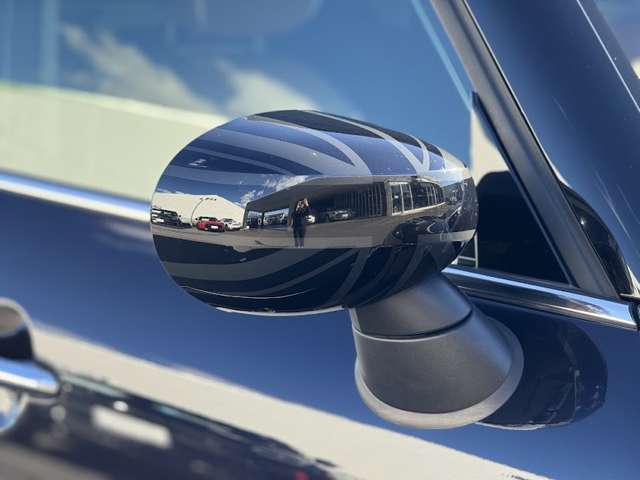 電動格納サイドミラー！