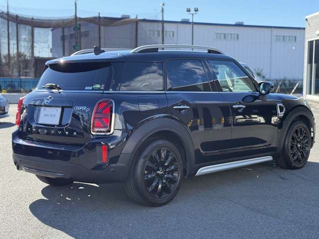 全国の正規ディーラーにてメンテナンスなどが可能な保証付き認定中古車となります！100項目にもおよぶ点検を納車前に行い、ご自宅まで納車（全国納車）いたします！