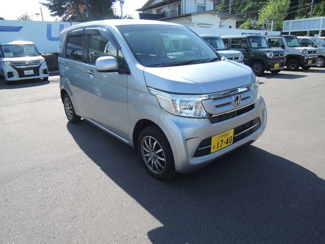 運転席と助手席にはシートヒーターがついております。