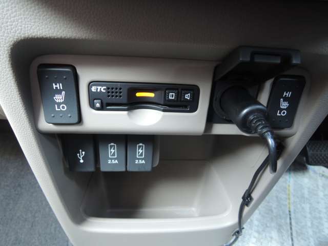 ETC車載器がついております！高速道路をよく利用する方や遠出をする方にはピッタリですね！