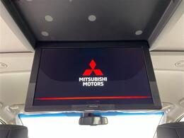 【後部座席操作部】後部座席を快適に過ごしていただくための便利な装備が付いています！