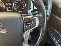 【レーダークルーズコントロール】高速道路での長距離走行が楽に！！自動で速度を保つクルーズコントロールが、衝突軽減システムと連携し、前方の車両を感知して車間を保つように速度調節してくれます！！