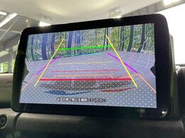 【バックカメラ】駐車時に後方がリアルタイム映像で確認できます。大型商業施設や立体駐車場での駐車時や、夜間のバック時に大活躍！運転スキルに関わらず、今や必須となった装備のひとつです！