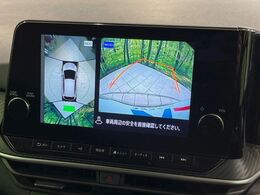【アラウンドビューモニター】専用のカメラにより、上から見下ろしたような視点で360度クルマの周囲を確認することができます☆縦列駐車や幅寄せ時に活躍してくれます♪