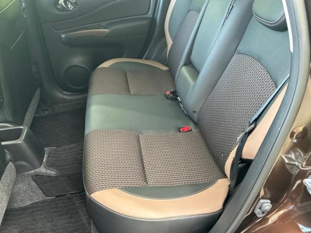 WECARSでは各商談席に大型モニターをご用意しております！見やすい大画面でゆったりと全国の在庫をご覧いただけます！是非ご来店お待ちしております！