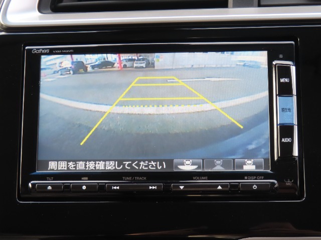 画質もキレイなバックモニター！車庫入れが苦手な方も運転が好きになるはず♪