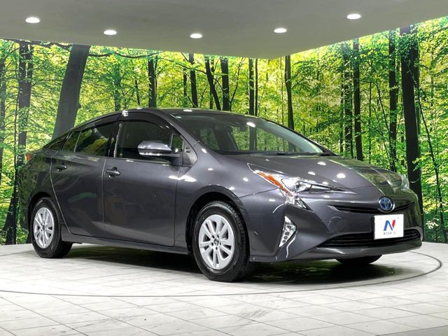 高透明度のガラス皮膜で撥水はもちろん、上質なツヤ・光沢を実現。紫外線や酸性雨から大切な愛車を保護し、色あせ・劣化を防止。「弾スプラッシュコート」、「弾プリミッサコート」からお選びいただけます。