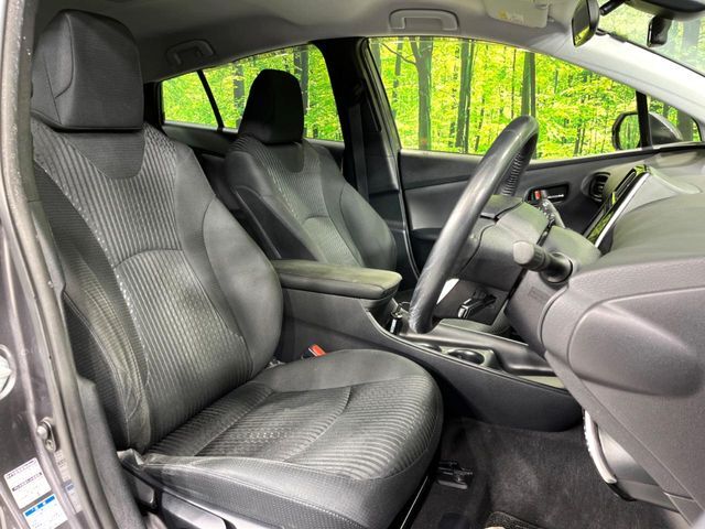 運転席シート廻りは使用感も少なく、良好な状態となっています。丁寧に使われていたことがよくわかりますね。