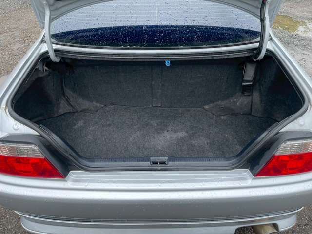 気になるお車がありましたら右の電話番号から直接お店にお問い合わせください。支払方法から車両情報、状態までなんでもご説明させて頂きます。スタッフ一同ご連絡お待ちしております。
