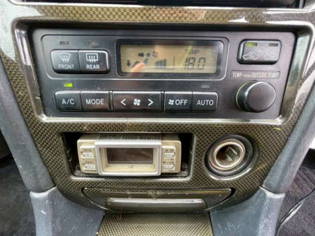 気になるお車がありましたら右の電話番号から直接お店にお問い合わせください。支払方法から車両情報、状態までなんでもご説明させて頂きます。スタッフ一同ご連絡お待ちしております。