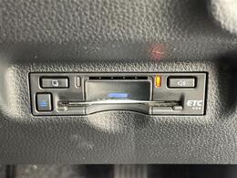 【ETC】有料道路を利用する際に料金所で停止することなく通過できる、ETC車載器（ノンストップ自動料金収受システム機器）が装備されています。セットアップを行うことで利用可能になります。
