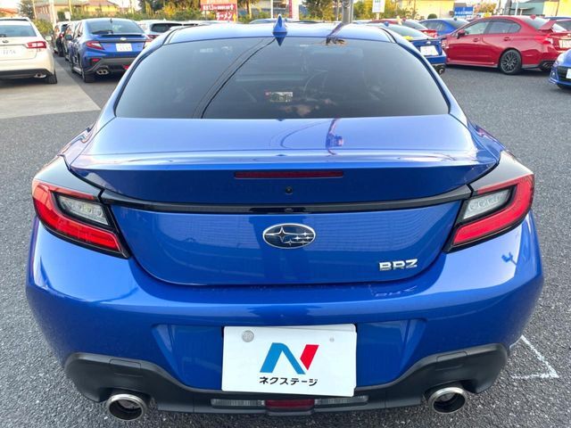 安心の最長10年・走行無制限保証（有償）をご用意。保証内容も充実はもちろん、無料点検＆オイル交換や、年中無休の全国・24時間ロードサービスも付帯されておりますのでご安心下さい。