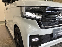 【LEDヘッドライト】ディスチャージヘッドライト（HID）と同等の明るさで、夜道や雨天走行が明るく視界良好！！　フォグライトも装備で、安心感さらにUPです♪安心ドライブを楽しんで下さい♪