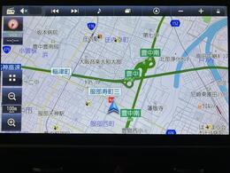 純正10インチナビです！大きいサイズの画面は見やすく画質も綺麗ですよ♪